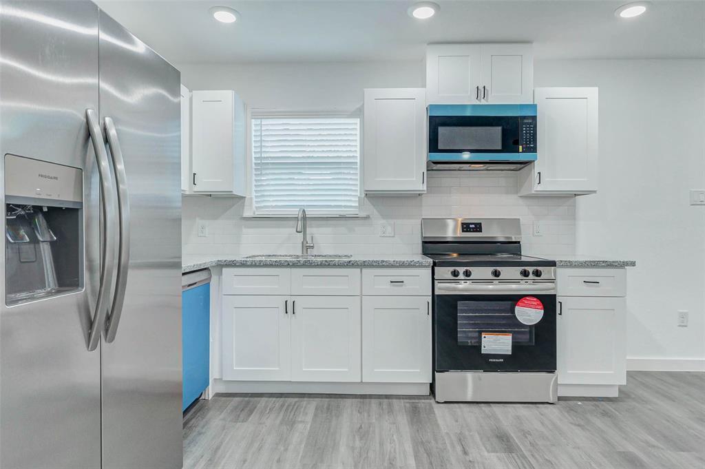 Foto principal - 8218 Bigwood St