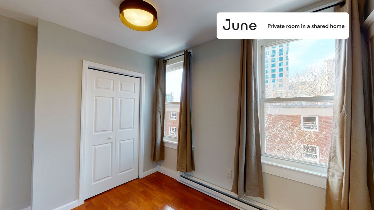 Room in Shared 2 bed/1.5 bath home - Room in Shared 2 bed/1.5 bath home