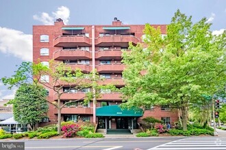 Building Photo - 4444 Connecticut Ave NW