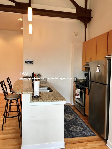 Foto principal - 2041 W North Ave