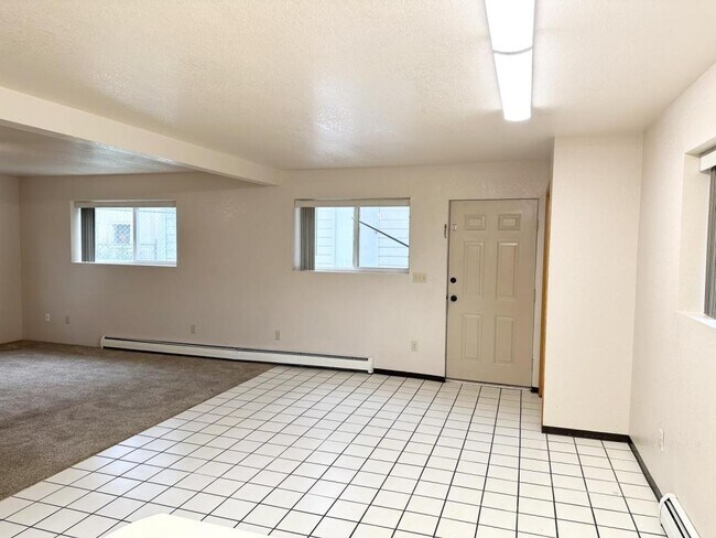 Building Photo - 2 N Thurman