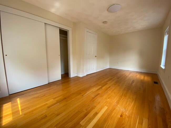 Building Photo - 7 Rifle Ct