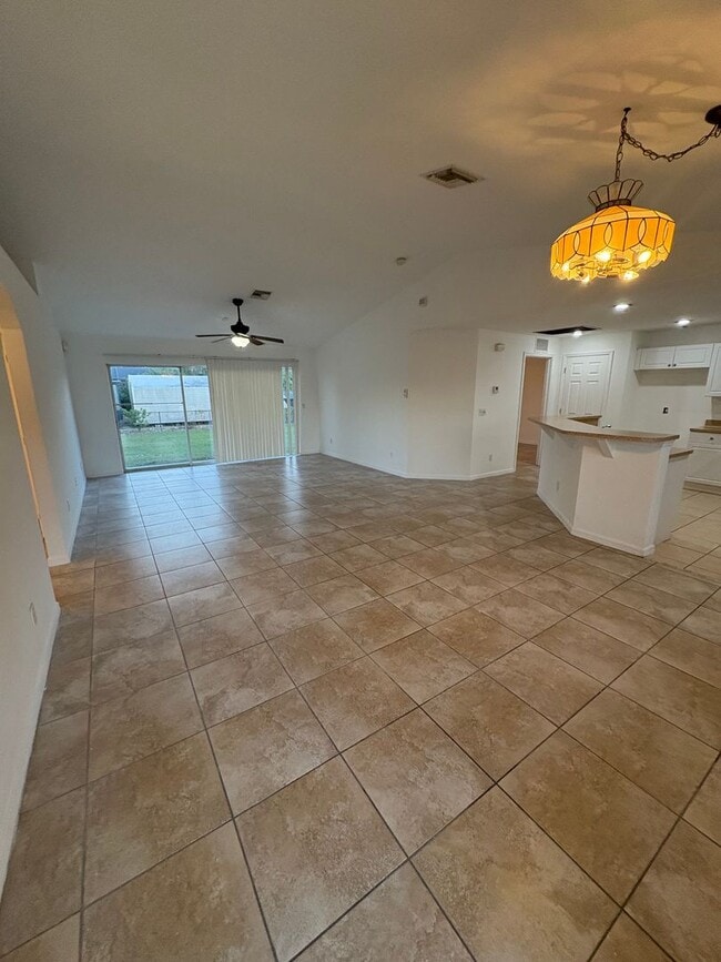 Building Photo - SPECIAL $500 off 1st Months' Rent-Charming Single-Family Home for Rent in Lehigh Acres