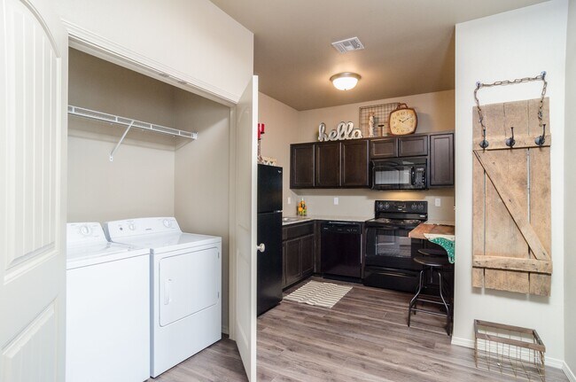 Foto del edificio - 3165 S Waterview Ln