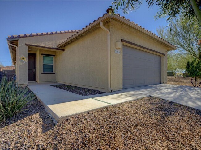 Building Photo - 3-bedroom, 2-bathroom home with an office/den