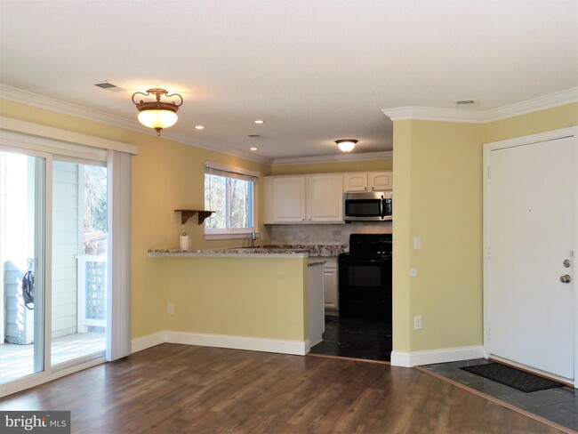 Building Photo - 11701 Summerchase Cir