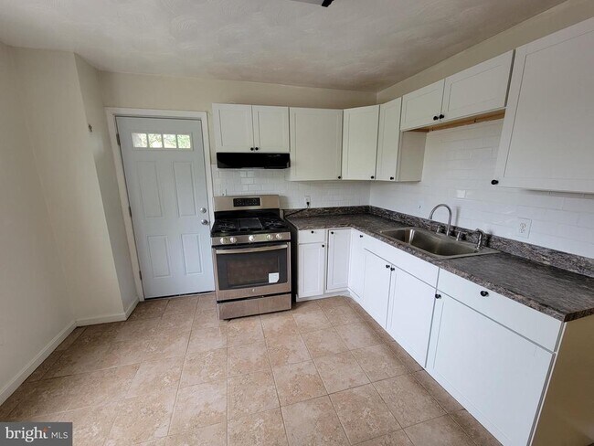 Foto del edificio - 6706 Blacklog St