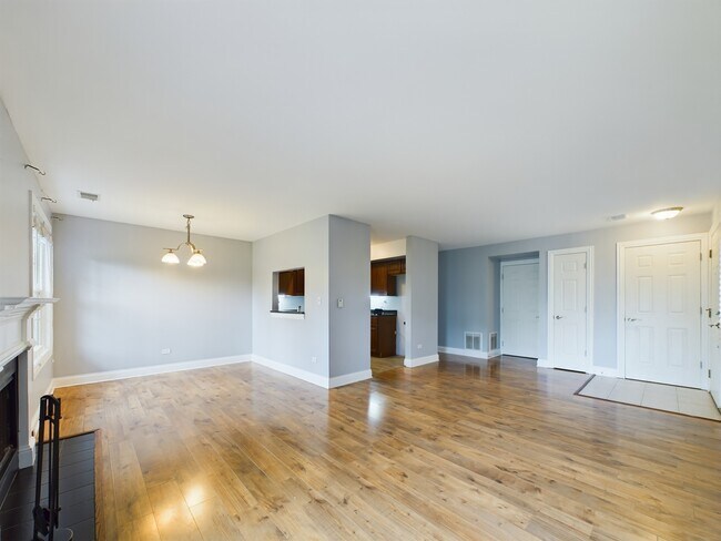 Building Photo - 11 Foxcroft Rd