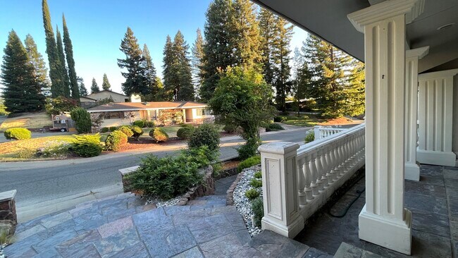 Building Photo - 5077 Cocoa Palm Way