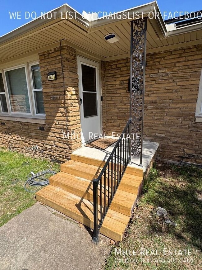 Photo - 1801 Oxford Way House