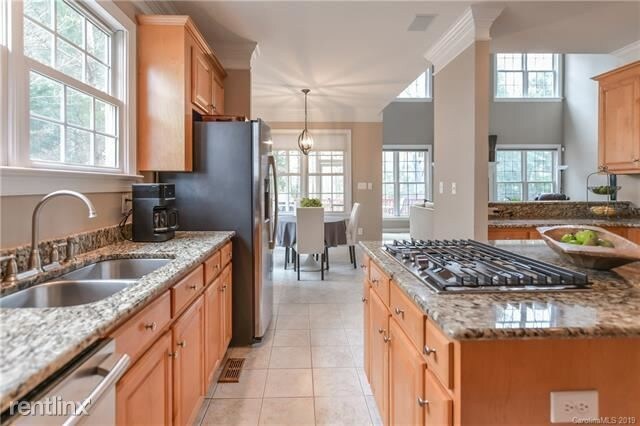 Foto del edificio - 5 br, 3.5 bath House - 14624 Northgreen Dr