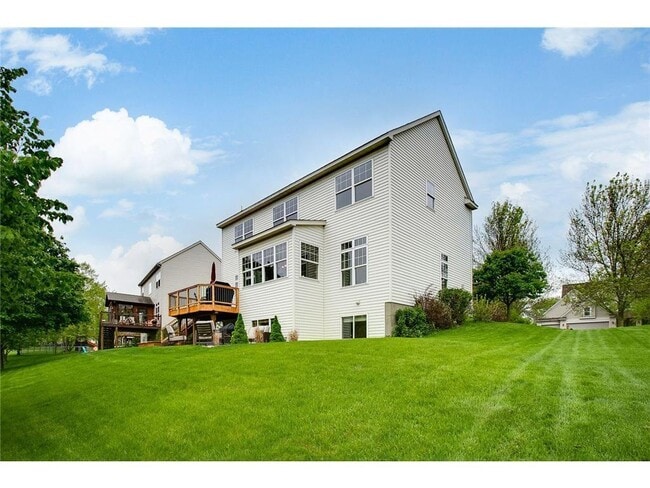 Building Photo - 730 Tilia Ln