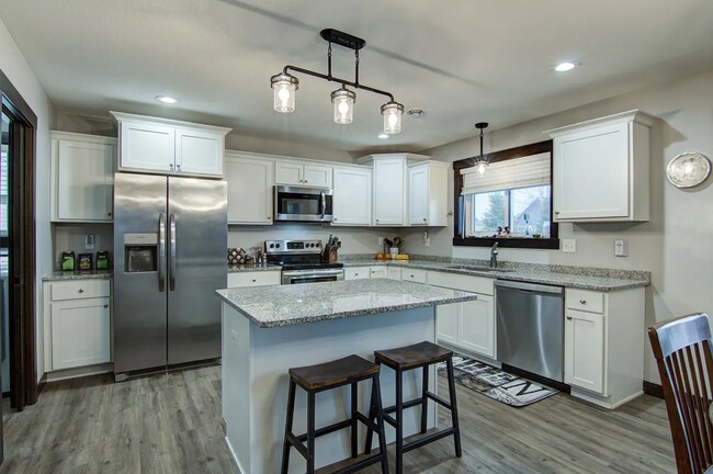 Foto del edificio - 3449 Rosewood Ln