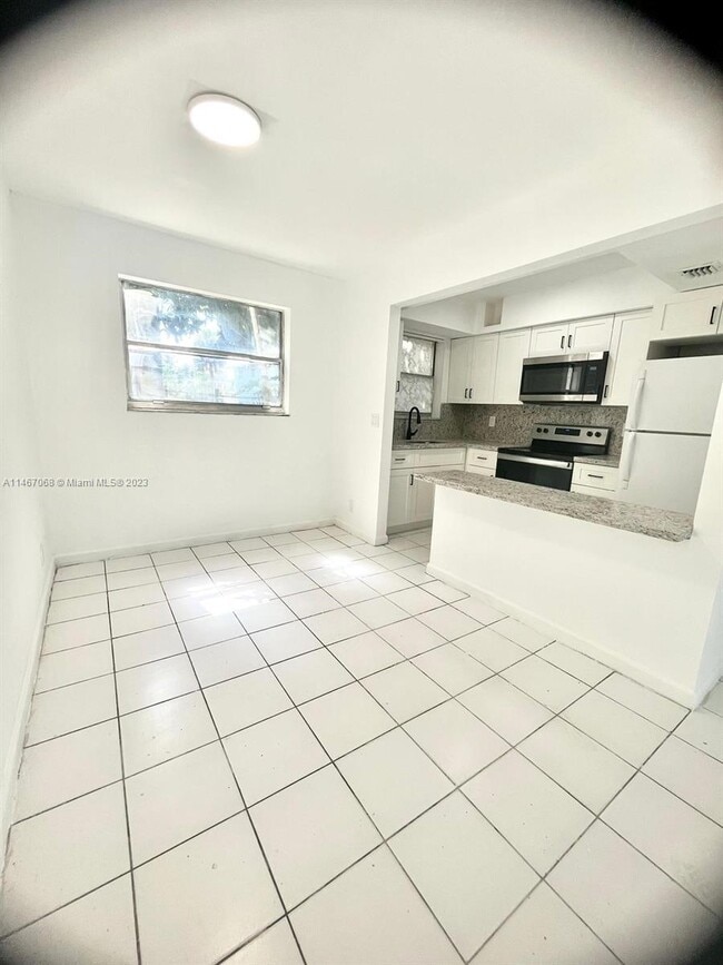 Building Photo - 850 SW 74th Terrace