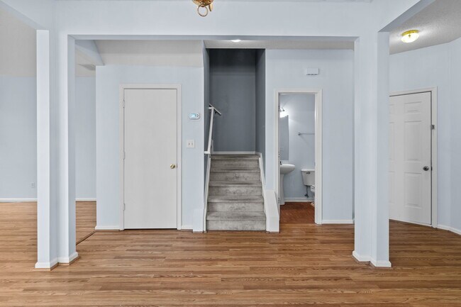 Building Photo - 11 Camellia Ln