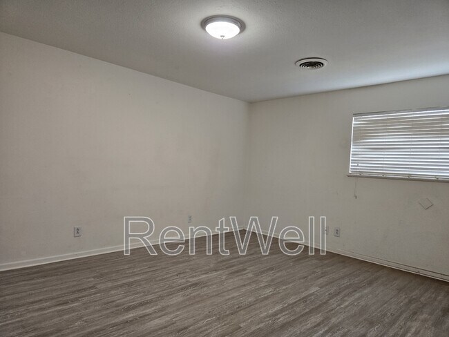 Foto del edificio - 1720 27th St
