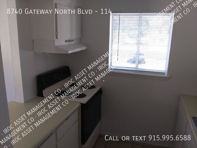 Foto del edificio - 8740 Gateway N Blvd