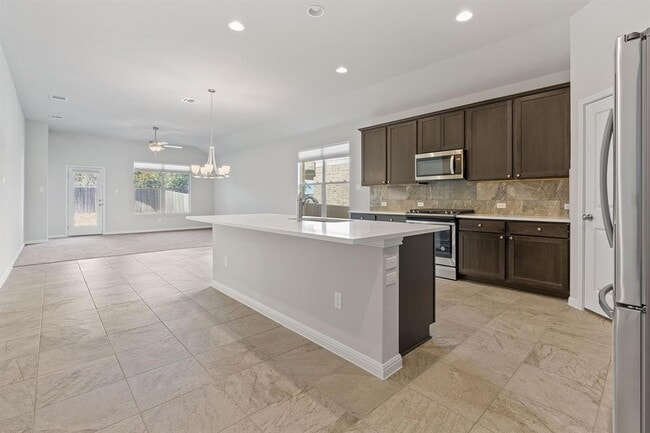Building Photo - 228 Castlefields St