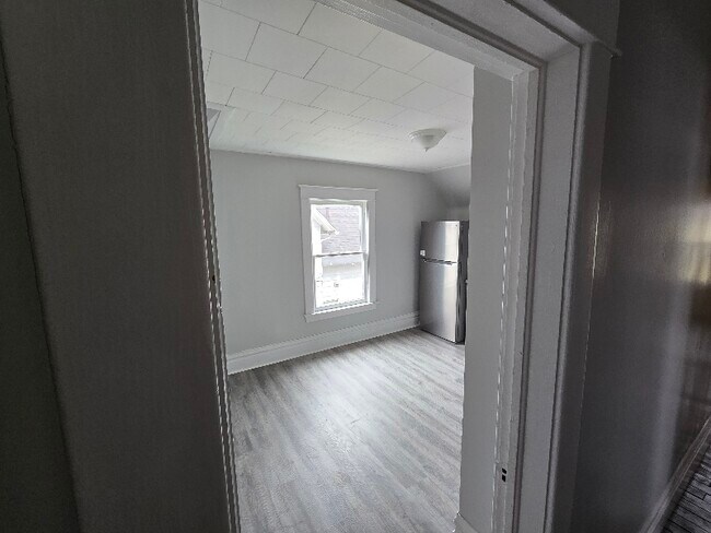 Building Photo - 914 Clinton Ave