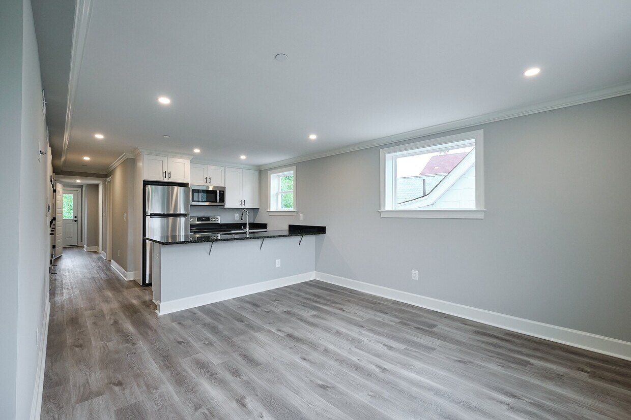 Foto principal - 4269 Brooks St NE