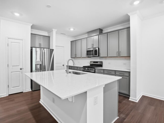 Building Photo - 214 Deercroft Dr