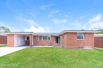 Building Photo - 6603 Syringa Ln