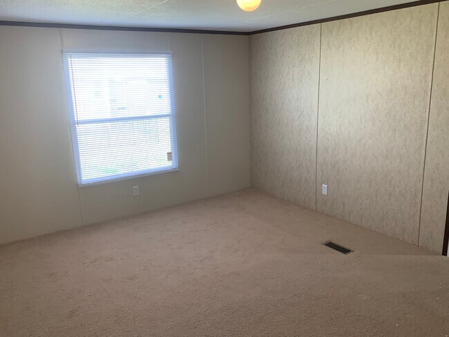 Foto del edificio - 3 bedroom 2 bath $750 a month
