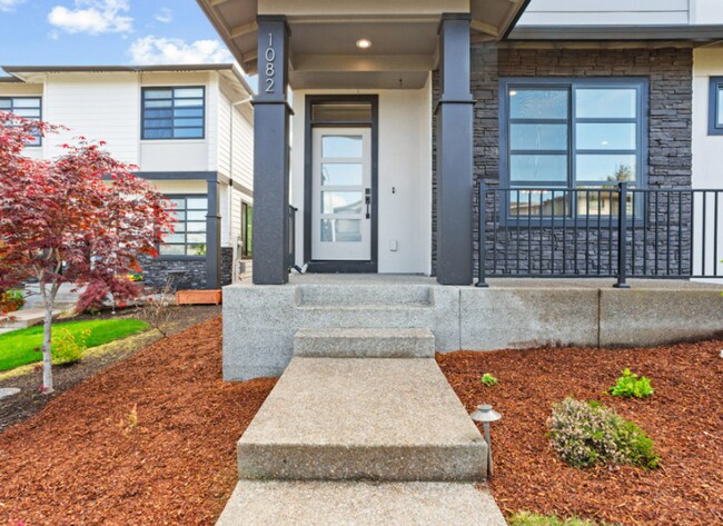 Building Photo - Beautifully Upgraded Home Near McMenamins ...