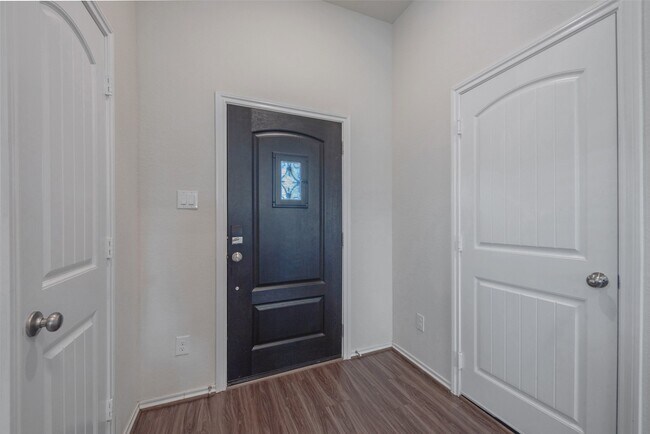 Foto del edificio - 25719 Royal Catchfly Rd