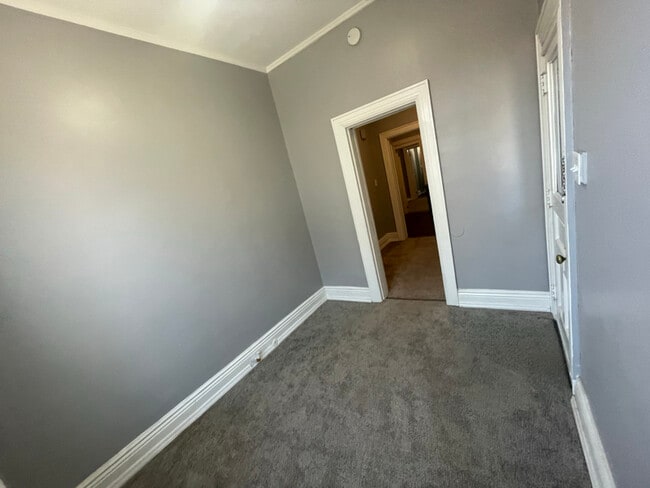 Building Photo - 176 Remsen St