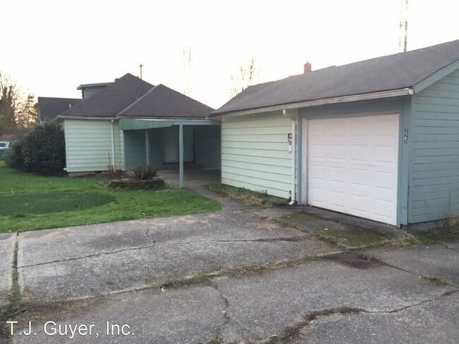 Building Photo - 3 br, 1 bath House - 225 SW Lewis St