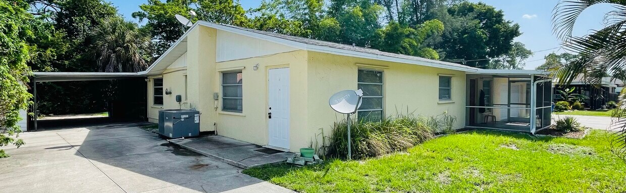Foto principal - 4090 Springs Ln