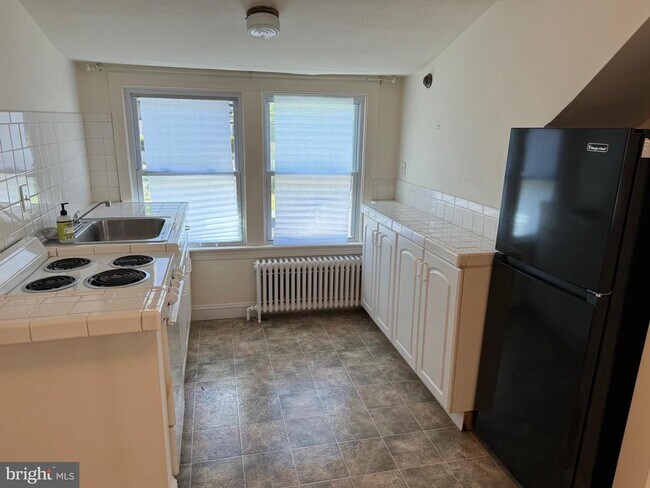 Foto del edificio - 8215 Garland Ave