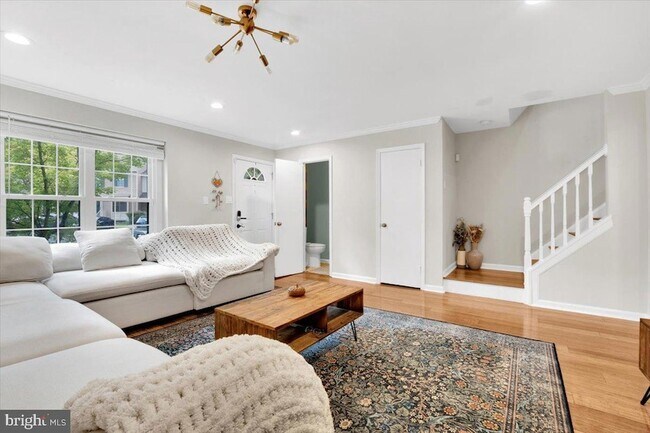 Foto del edificio - 8605 Western Oak Dr