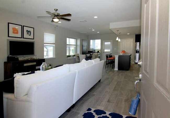 Building Photo - 722 Tinton Falls Ln