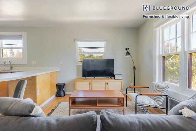 Foto del edificio - 325 Hawthorne Ave