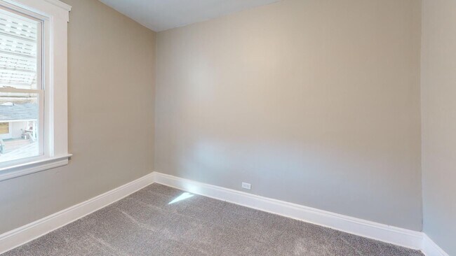 Foto del edificio - 3 Bed / 1 Bath in Cleveland!