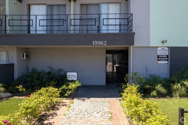 Entrada - 19962 Roscoe Blvd