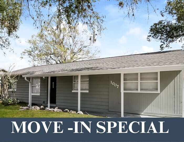Primary Photo - Come view this cute 4BR, 2BA home