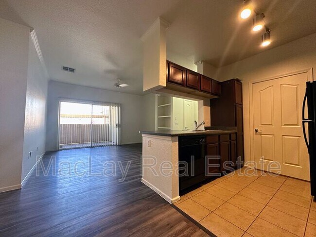 Foto del edificio - 16013 S Desert Foothills Pkwy