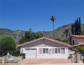 Building Photo - 3343 Tannencrest Dr