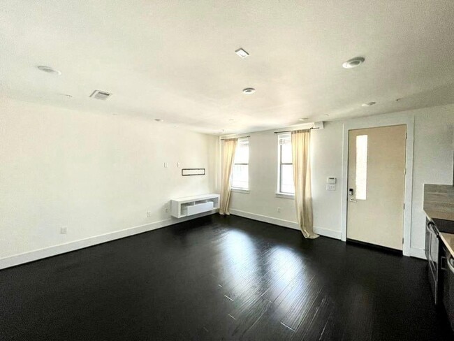 Foto del edificio - 2401 Crawford St