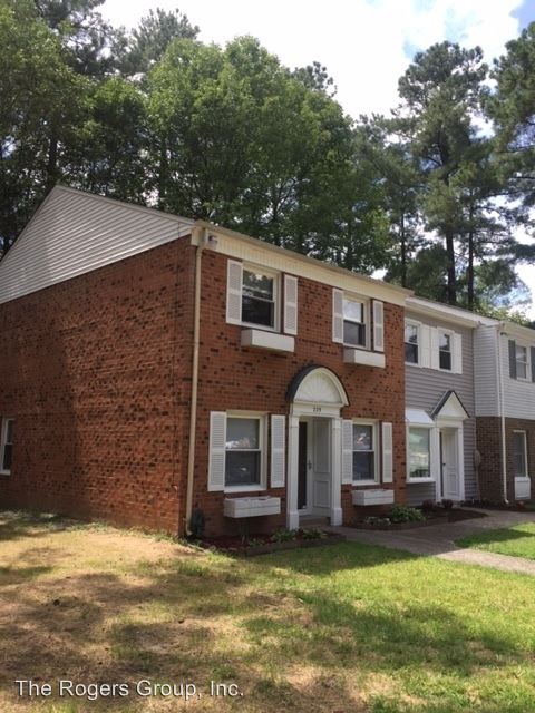 Building Photo - 229 12th St