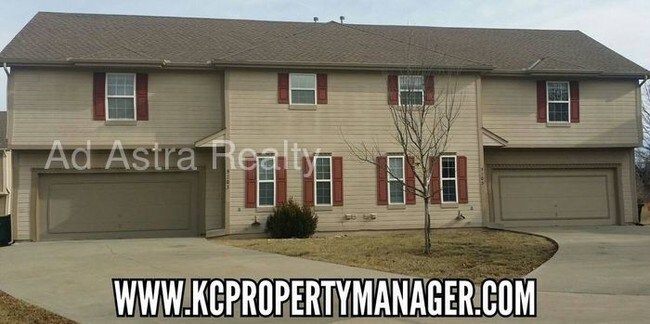 Building Photo - 5205 Woodland Dr