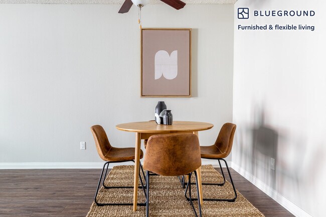 Foto del edificio - 3939 Veselich Ave