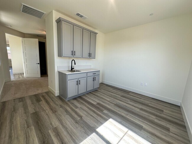 Foto del edificio - Newly built DR HORTON home coming soon!!