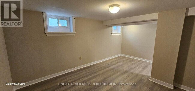 Building Photo - 46 Walter Ave