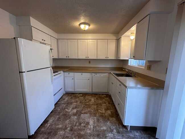 Building Photo - 145