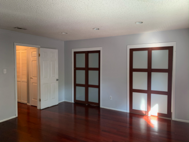 Building Photo - 1808 Edison Glen Terrace