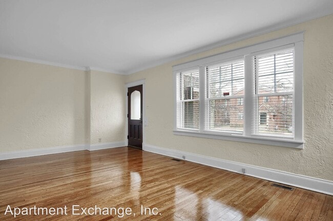 Building Photo - 7230 Amherst Ave